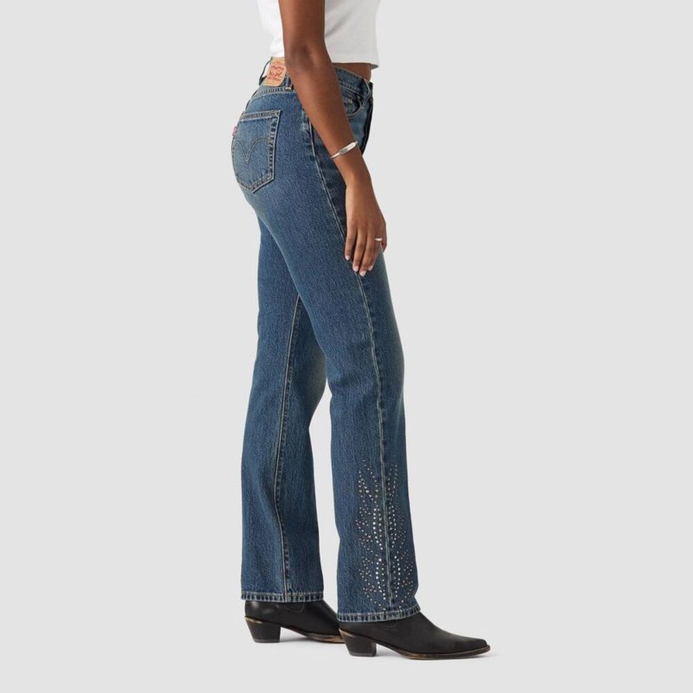 Levi's Wide Leg Jeans in Faded Blue Denim with Stud Detail - Picture 2 of 5
